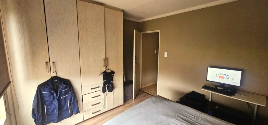 To Let 3 Bedroom Property for Rent in Waterval East North West